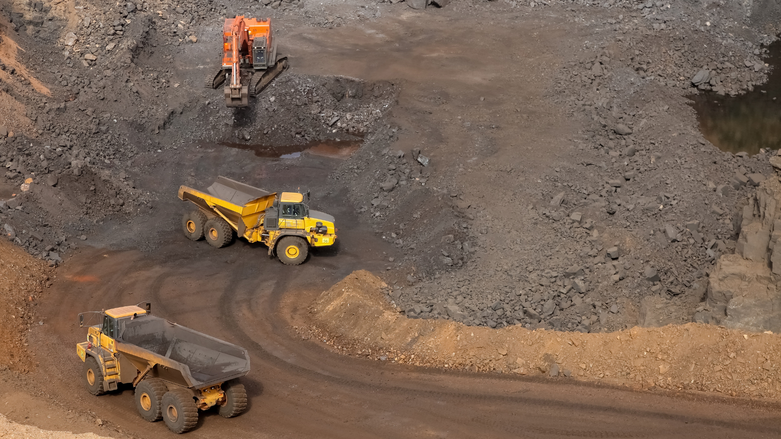 Open pit manganese mining